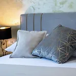 Luxury Family Apartment With Jacuzzi & Sea View Near Dubrovnik Lägenhet *