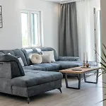 Luxury Family Apartment With Jacuzzi & Sea View Near Dubrovnik Lägenhet *