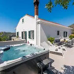 Luxury Family Apartment With Jacuzzi & Sea View Near Dubrovnik Lägenhet Makose