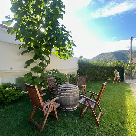 Apartmán Vardio Family With Jacuzzi Near Dubrovnik